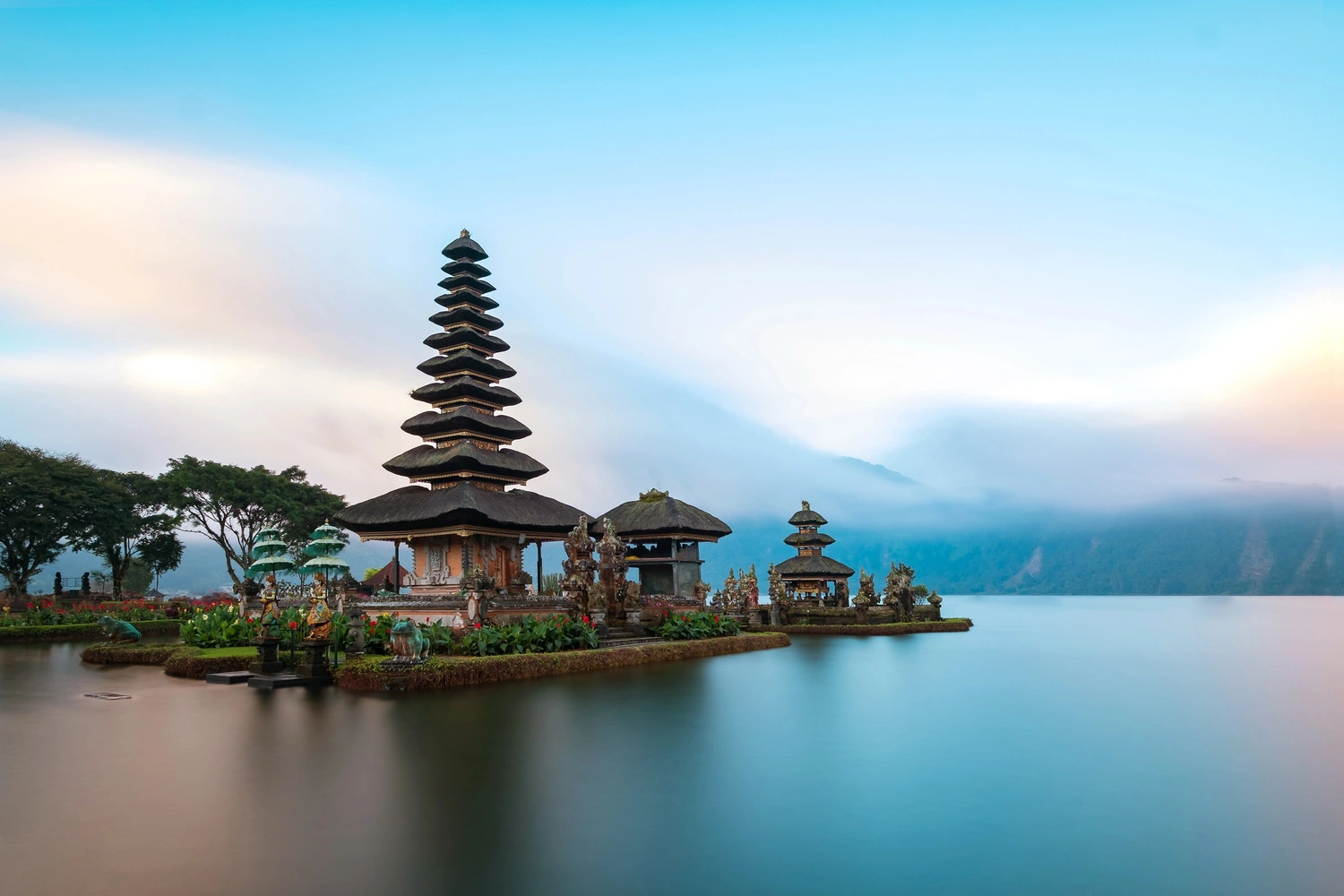 Ulun Danu Beratan temple on Lake Beratan, Bali